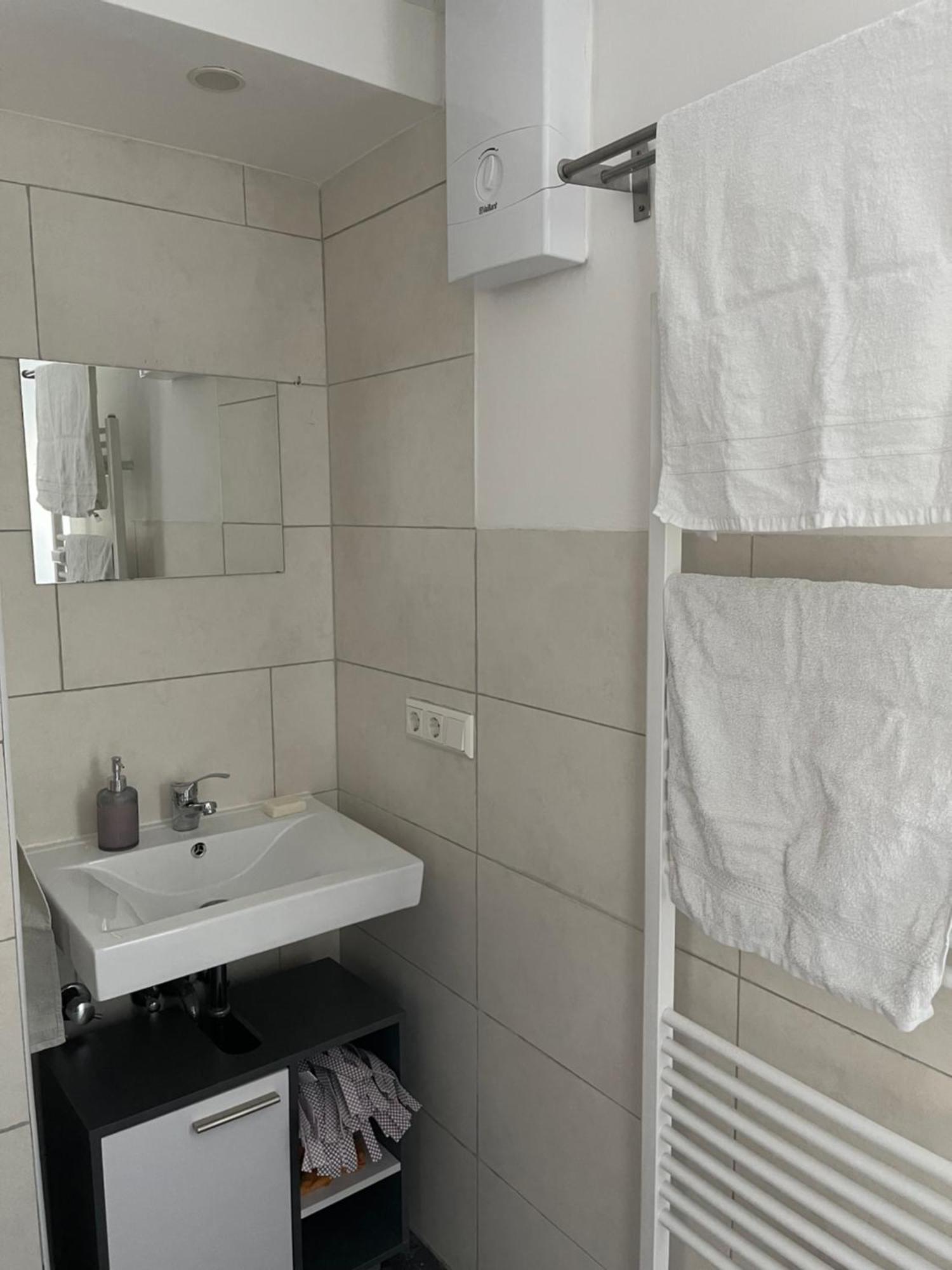 Bequemes Einzelzimmer Im Herzen Von Kassel Luaran gambar
